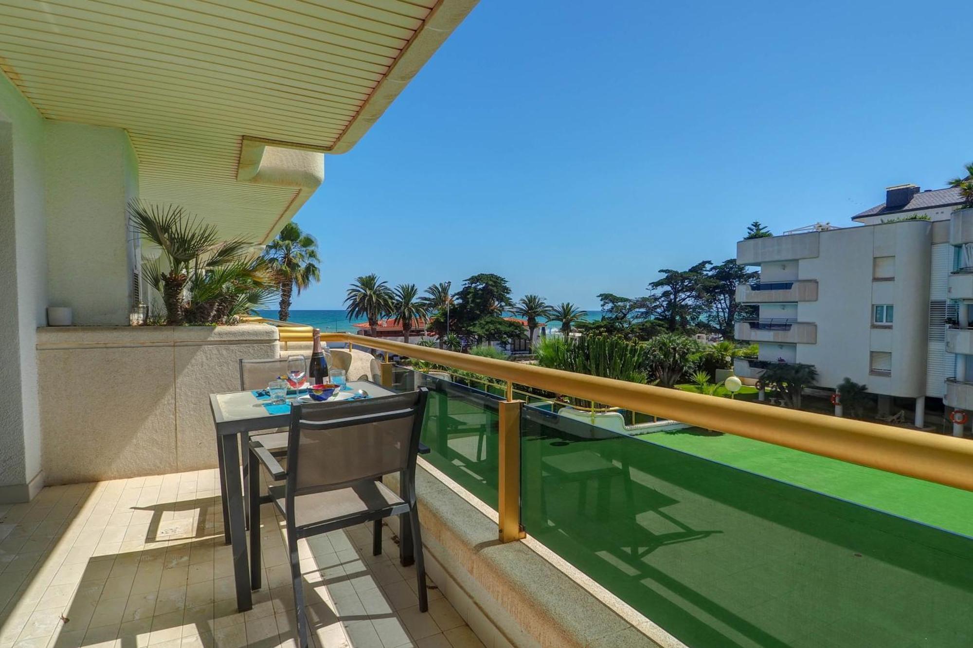 Mediterraneo Seaview Apartment By Hello Homes Sitges Kültér fotó