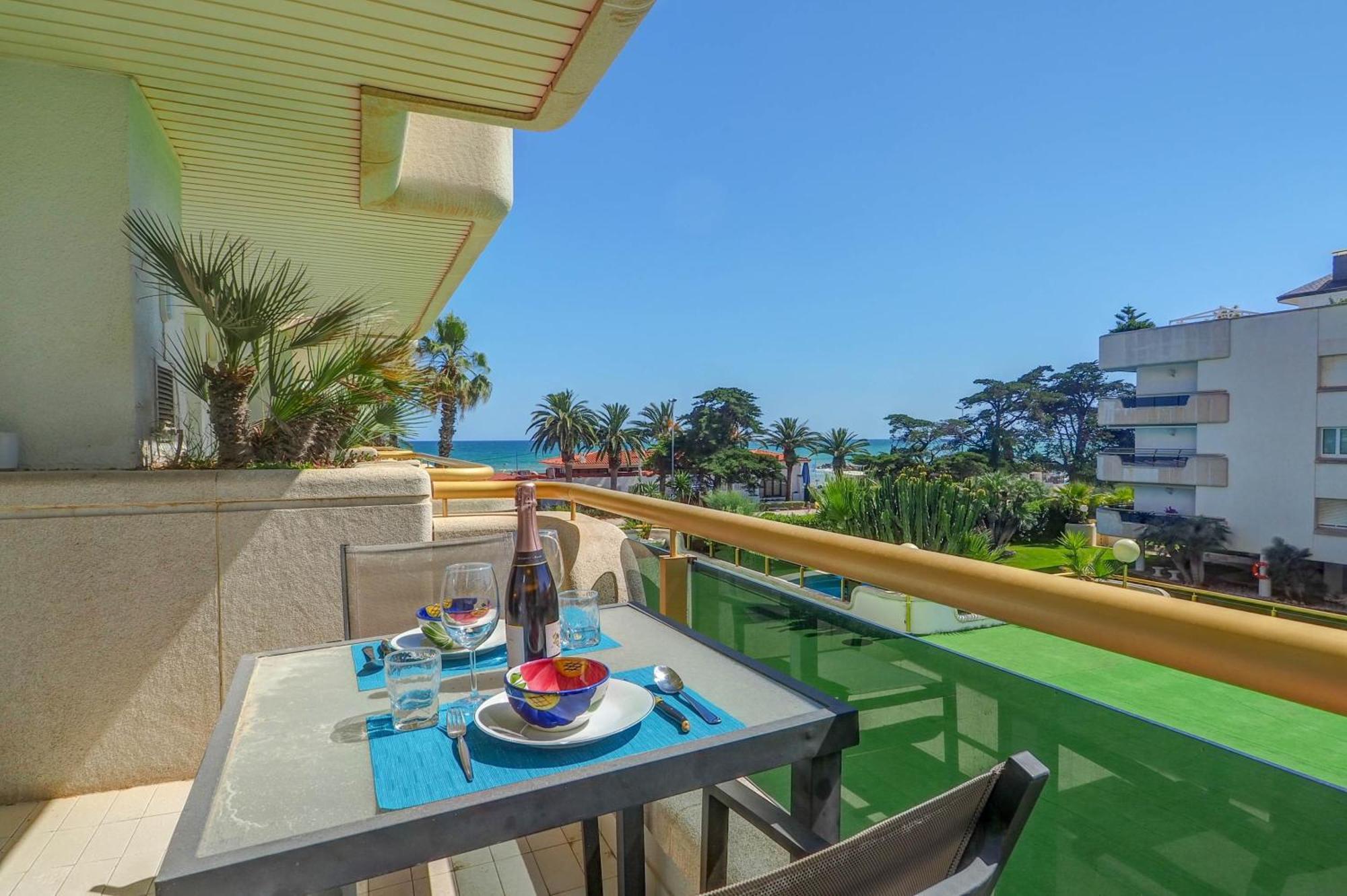 Mediterraneo Seaview Apartment By Hello Homes Sitges Kültér fotó